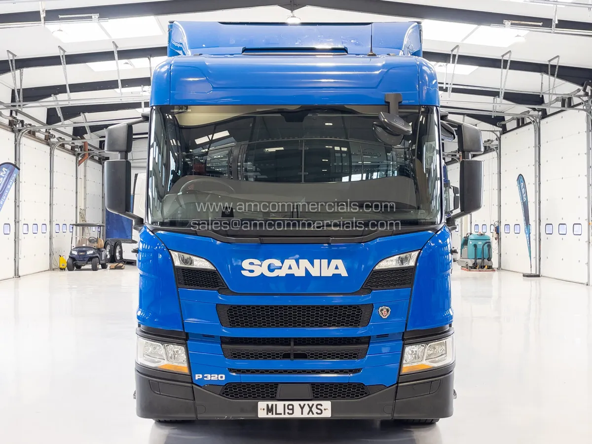 2019 SCANIA P320 CURTAINSIDER - Image 2