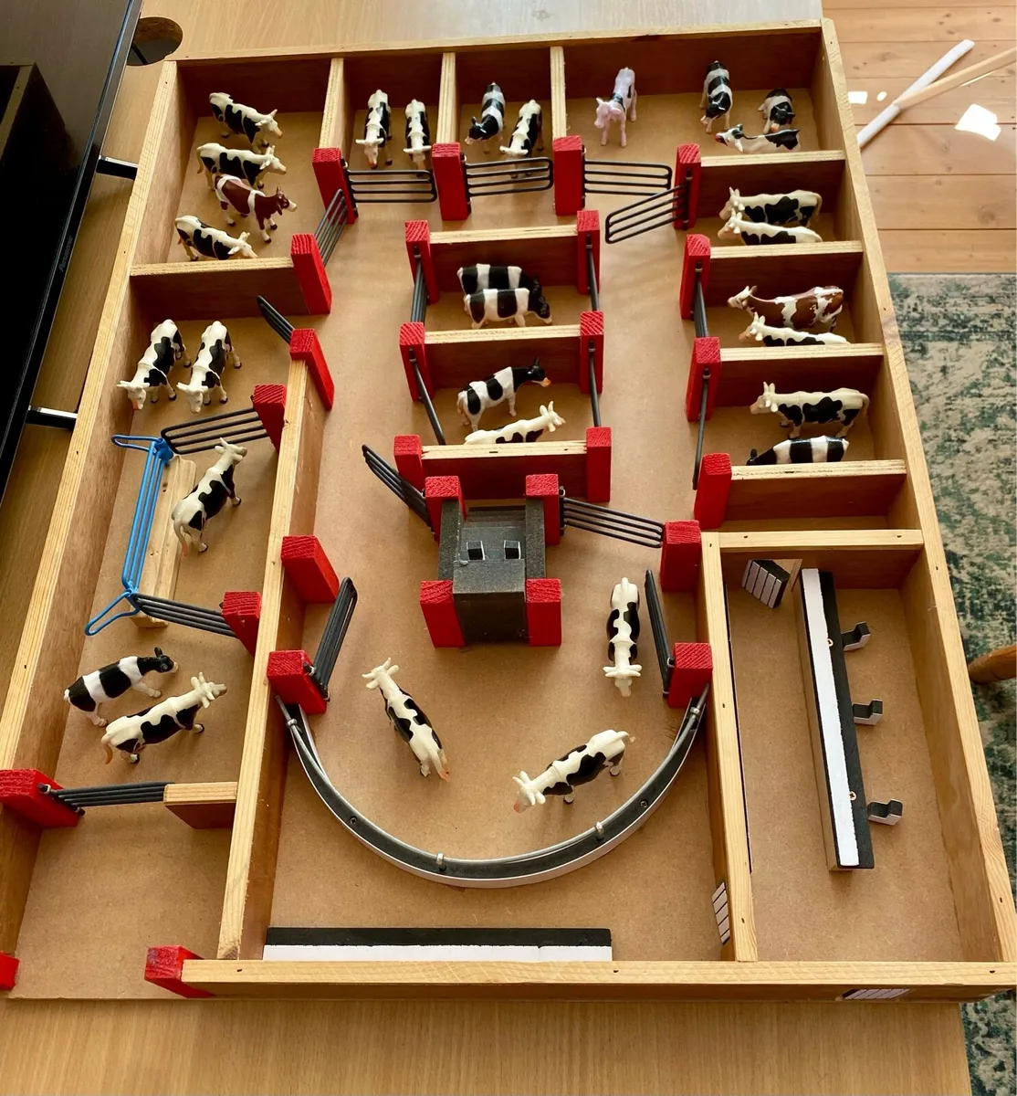 Mill wood cattle mart play set - Image 3