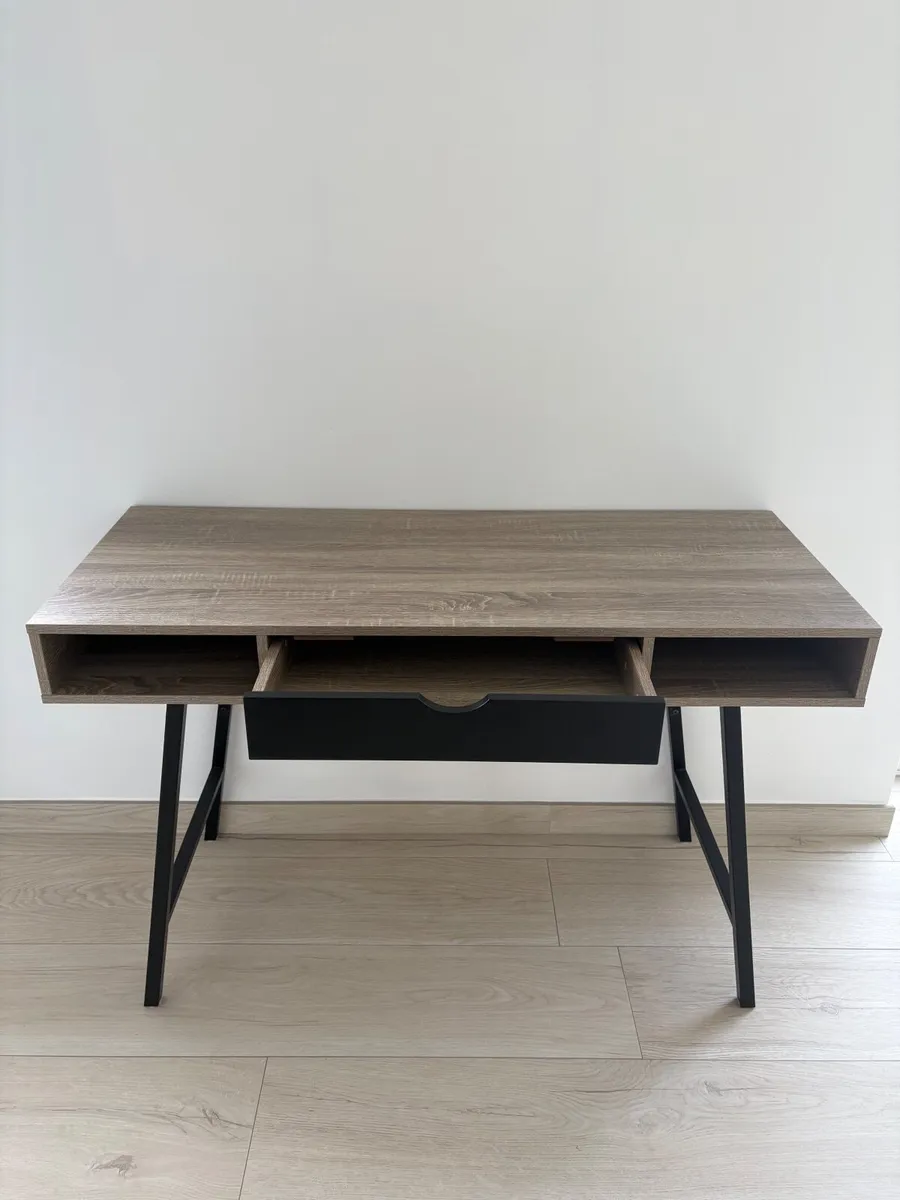 Office desk - Image 3