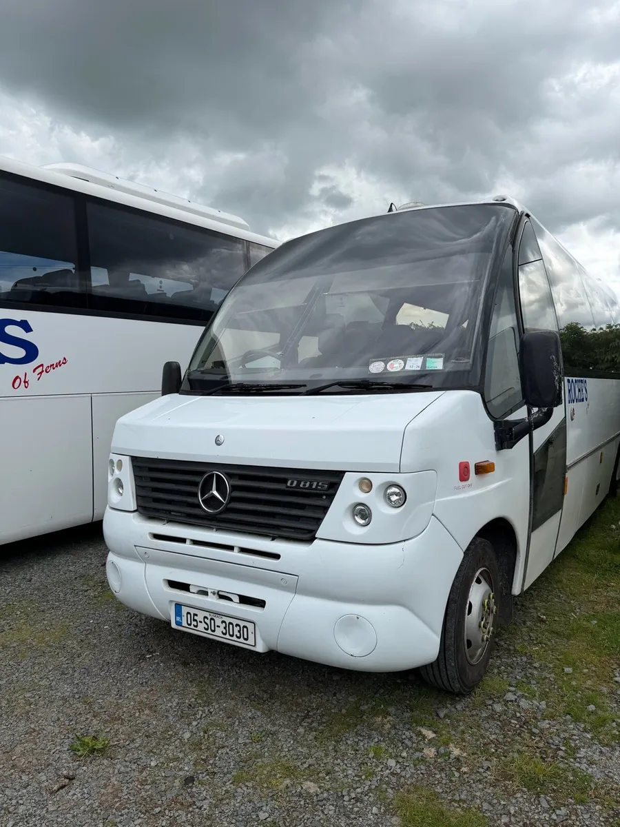 Bus - Image 1