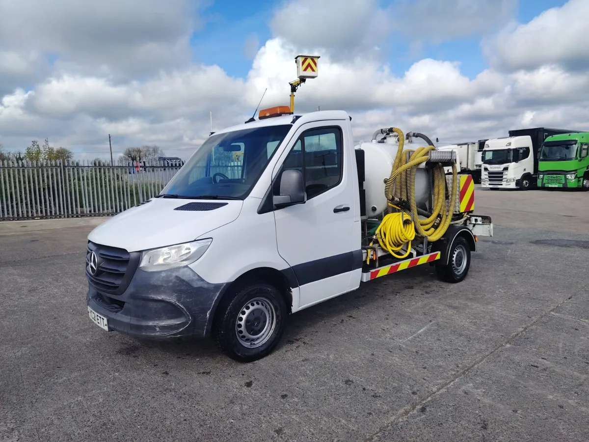 2021 Mer sprinter 314 VACUUM Tanker - Image 4
