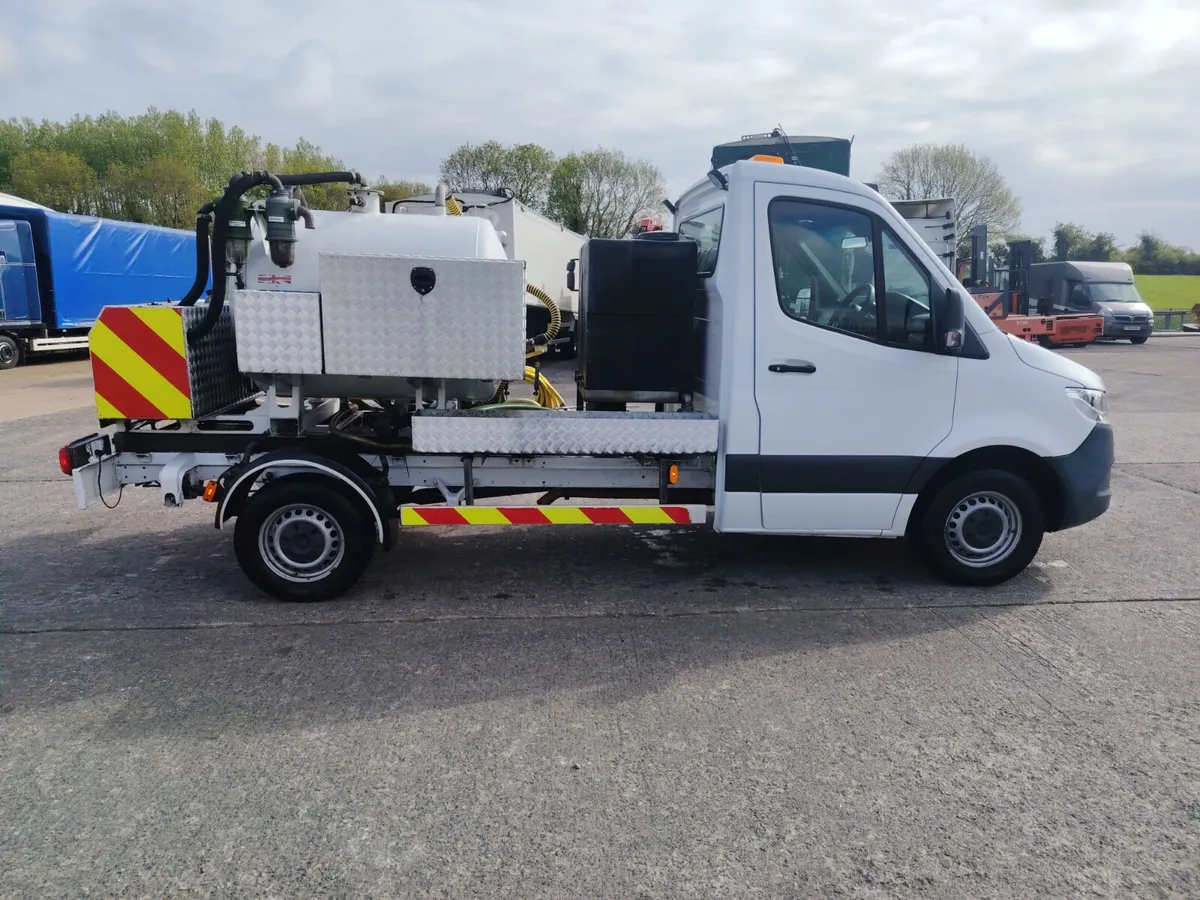 2021 Mer sprinter 314 VACUUM Tanker - Image 3
