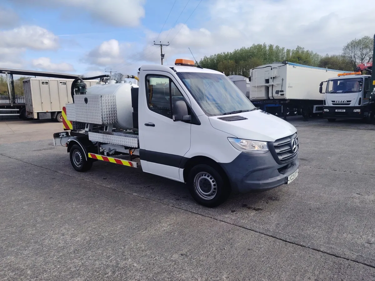 2021 Mer sprinter 314 VACUUM Tanker - Image 2