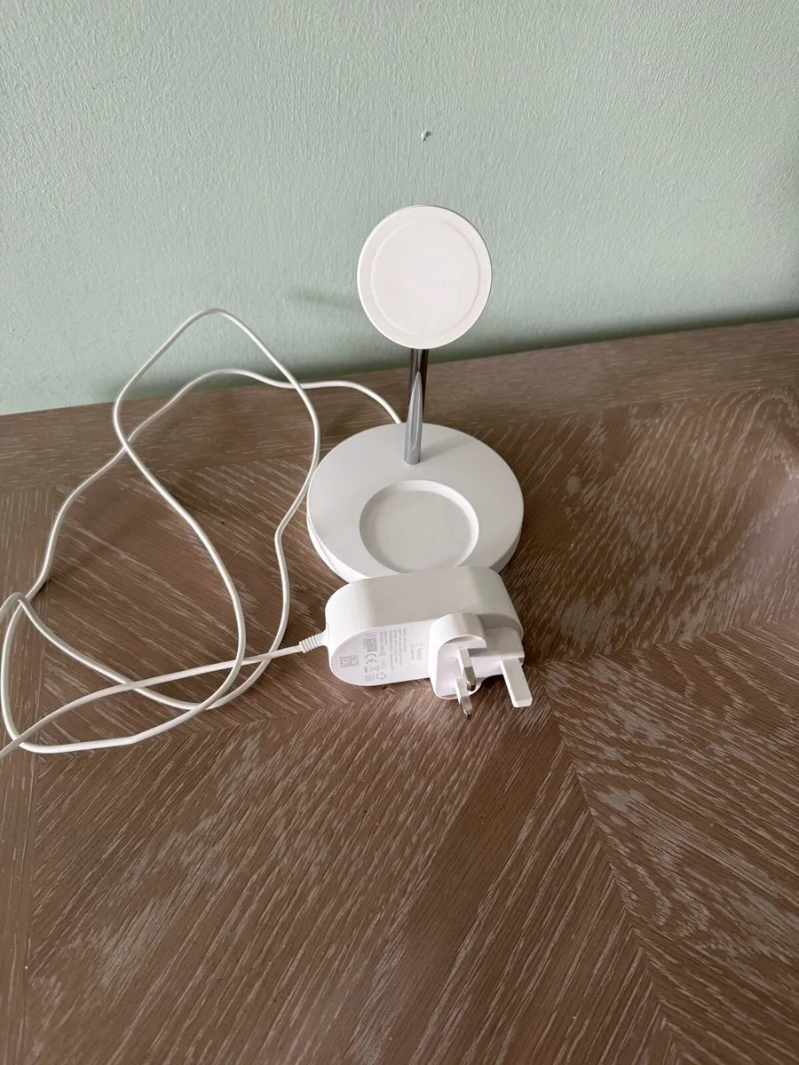 Belkin  phone charger - Image 3