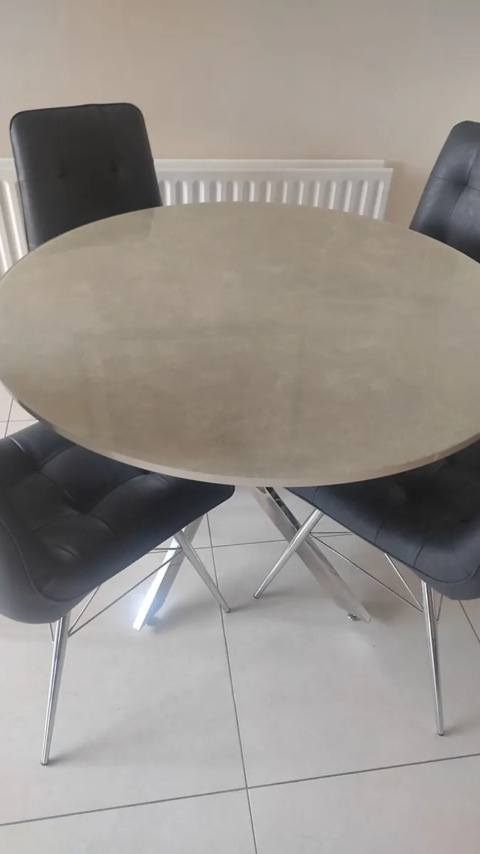 Round Dining Table and 4 faux leather chairs - Image 2