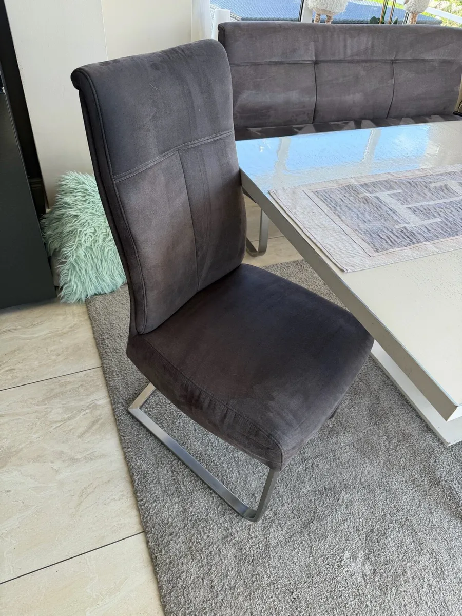 Dining Room - Image 2