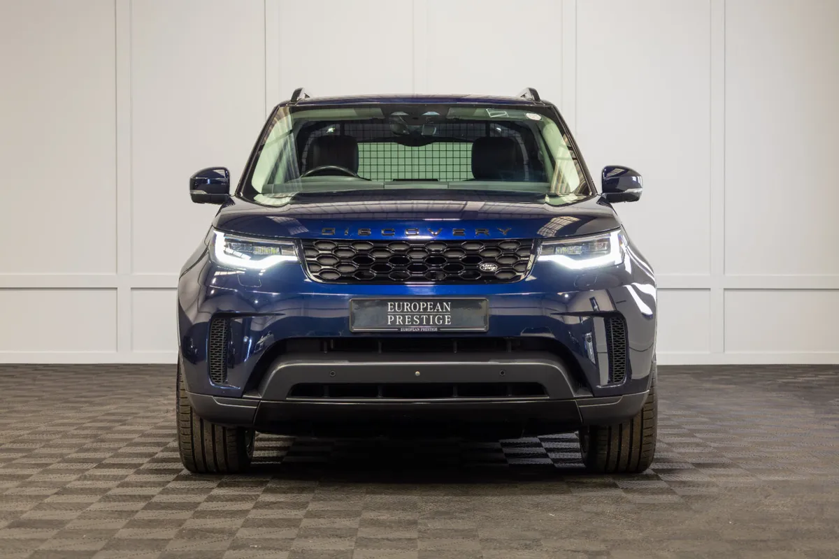 2022 Land Rover Discovery 2 Seat Commercial - Image 2