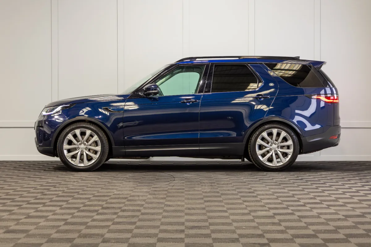 2022 Land Rover Discovery 2 Seat Commercial - Image 3