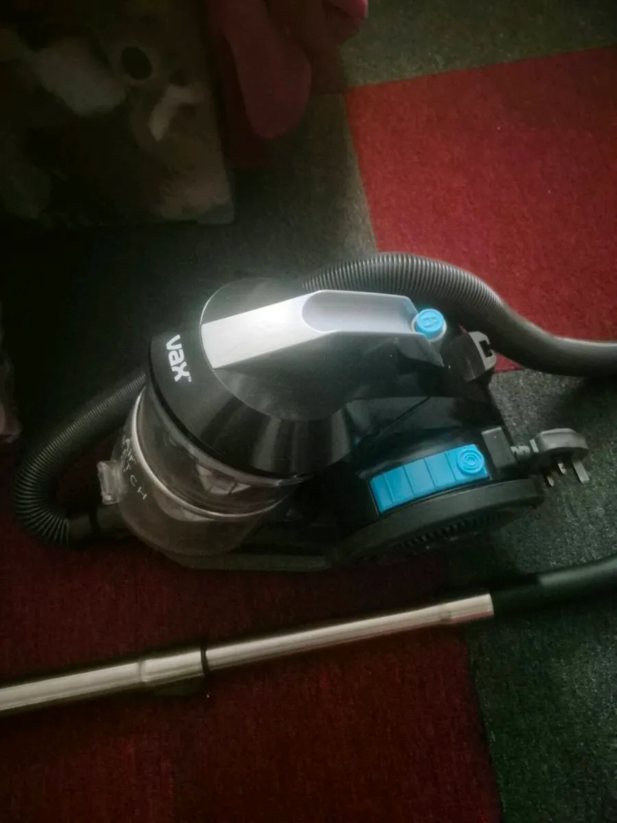 VAX AIR STRETCH HOOVER - Image 1