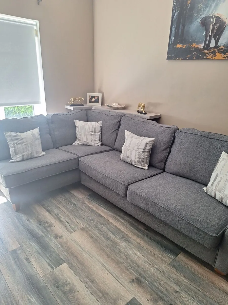 Corner sofa - Image 1