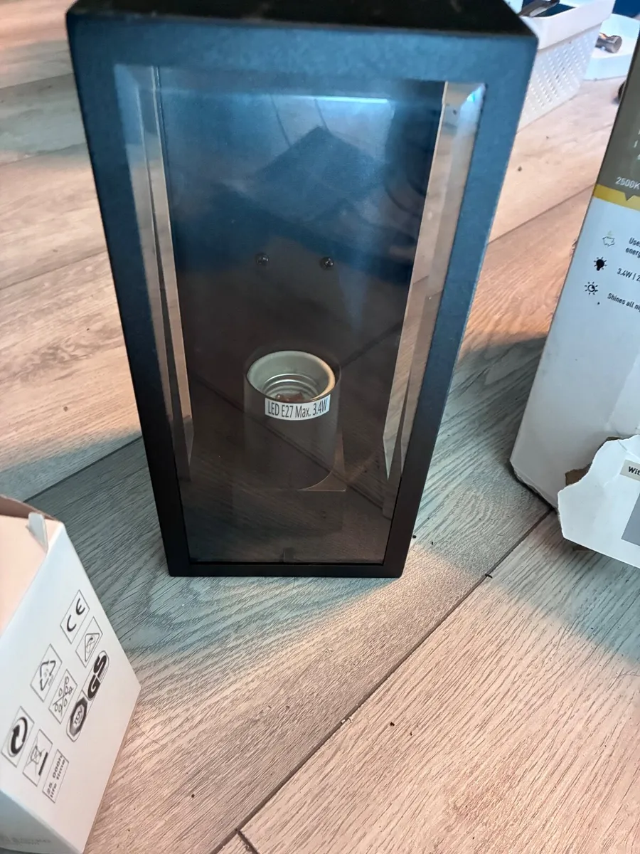 LED Outdoor light not used. - Image 2