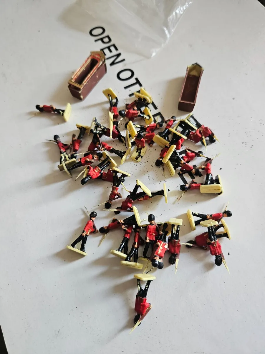 Vintage Airfix Irish Guards Painted - Image 1
