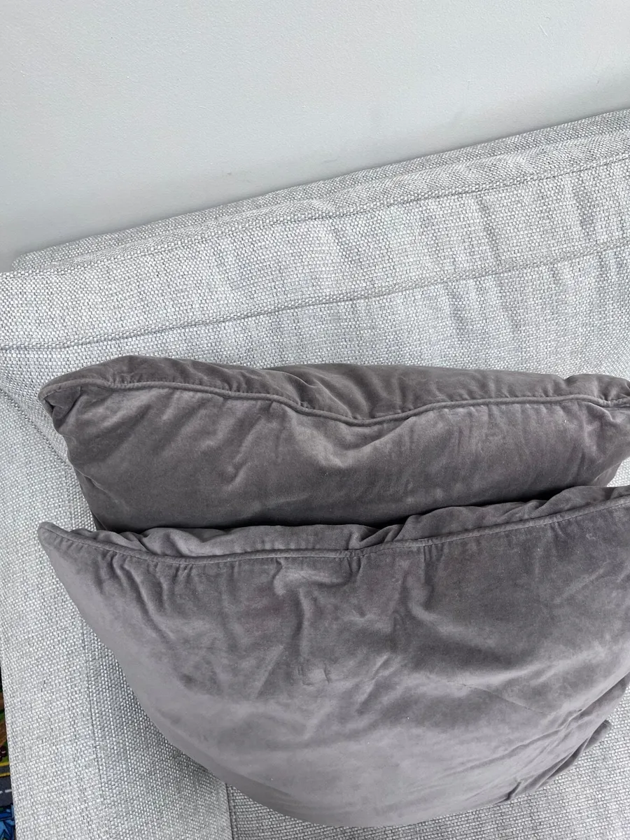 Cushions - Image 3