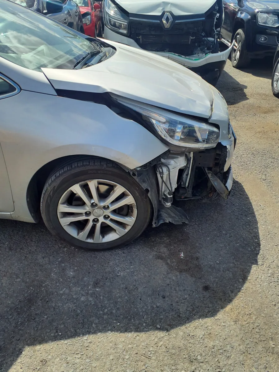 Kia pro ceed 1.4 diesel 2015 - Image 2