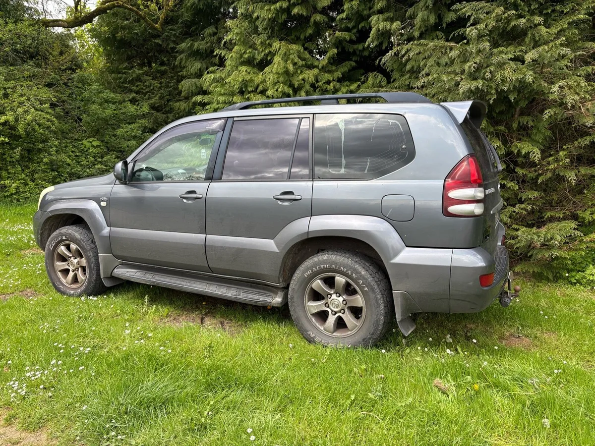05 Landcruiser 5 seater CrewCab AUTO - Image 3