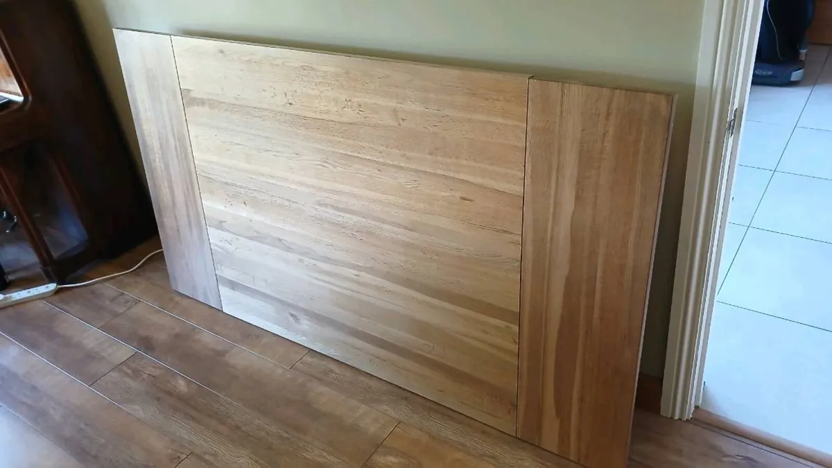 Table and 2 chairs.Solid wood. - Image 1