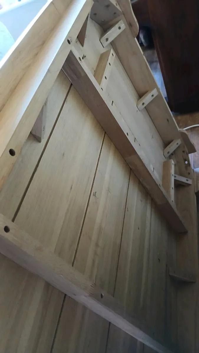Table and 2 chairs.Solid wood. - Image 2