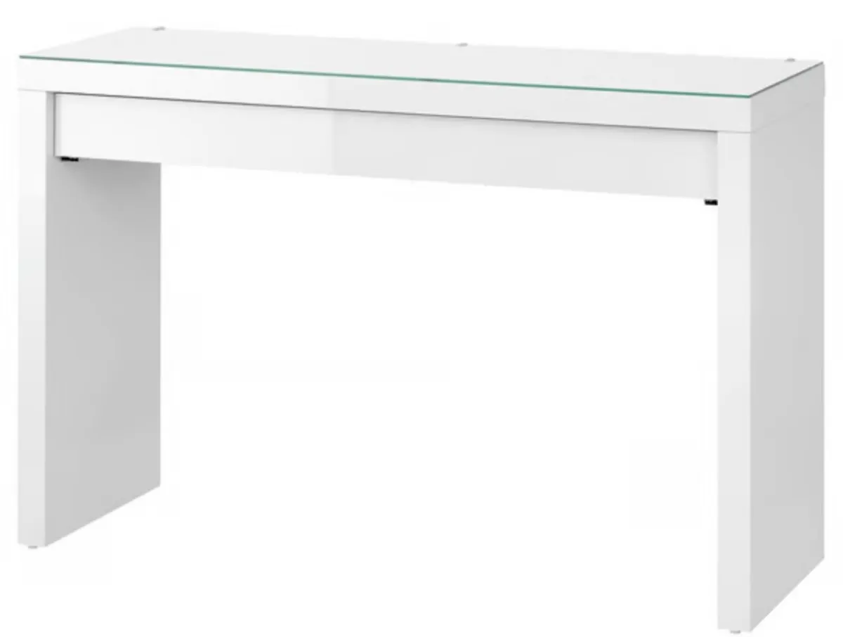 Vanity table
