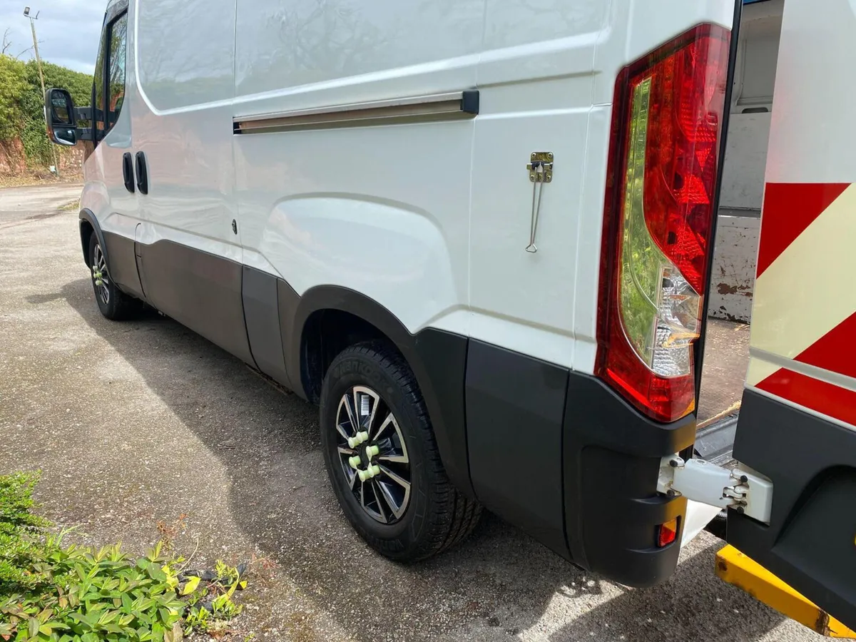 Iveco Daily 2019 workshop with pto - Image 3