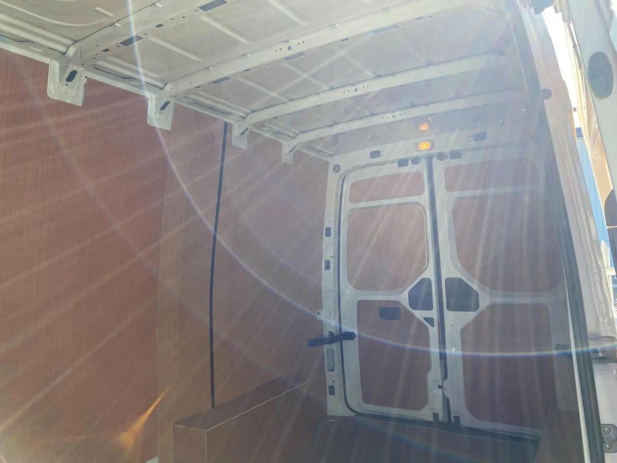 Volkswagen Crafter 2023 - Image 4