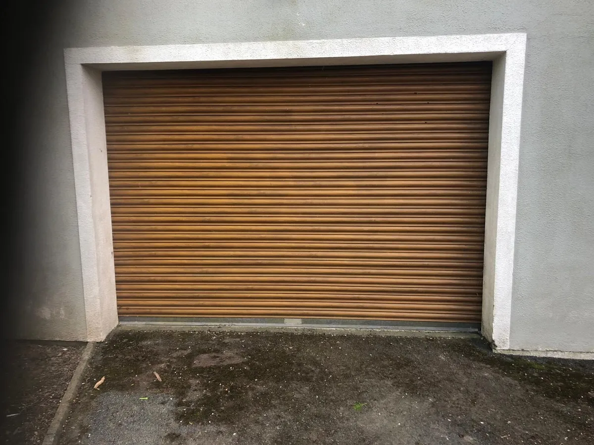 Garage roller door - Image 1