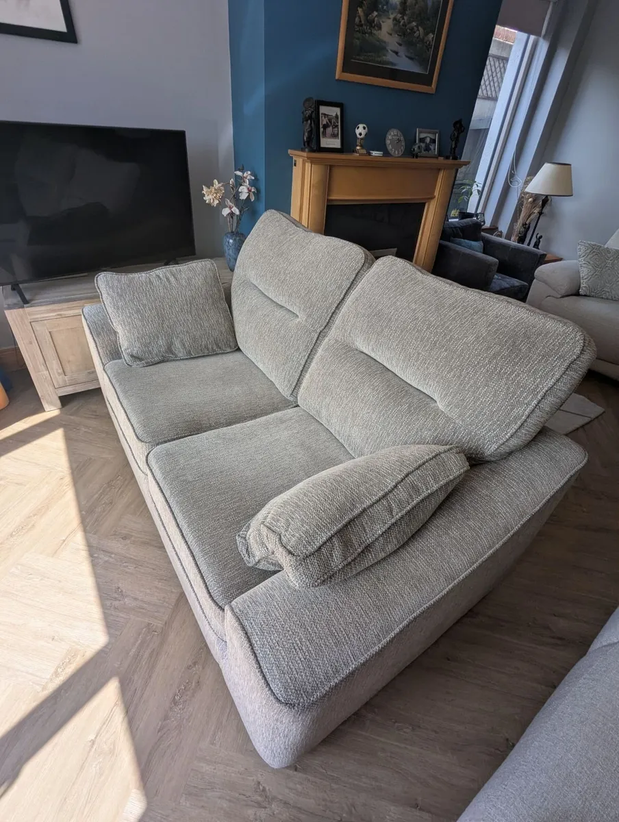 2/3 Seater Couch - Image 2