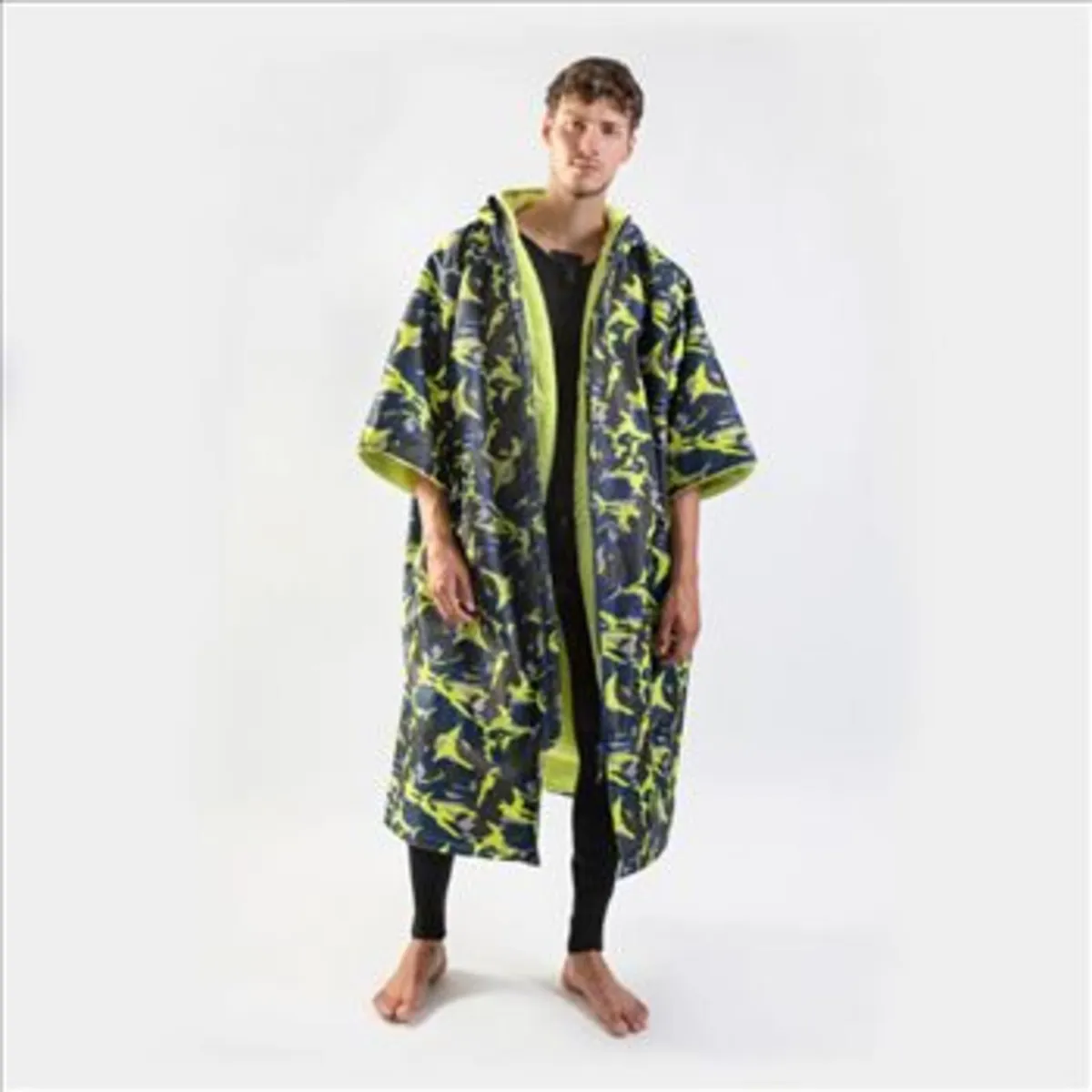 SALE: Stunning New Gul Dry Robe, junior youth - Image 1