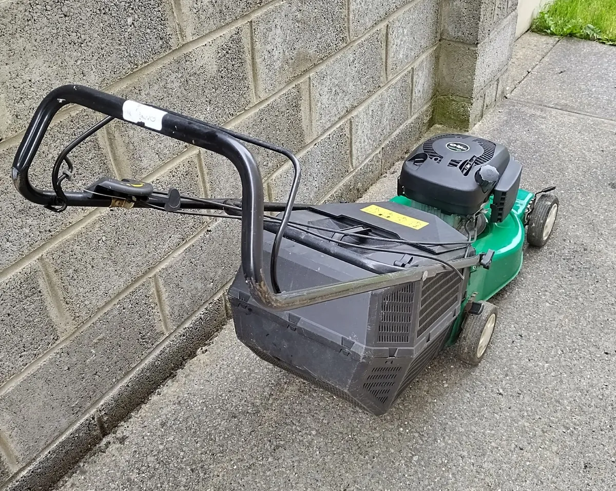 Raser NG464 Petrol Mower - 18” Cut - Image 3