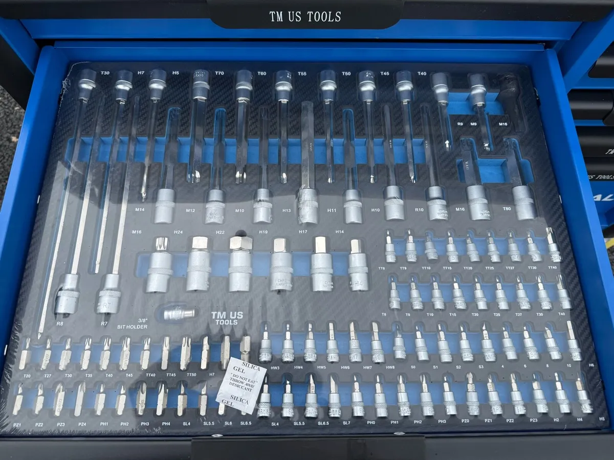 BRAND NEW 12 DRAWER TOOL CHEST FULL OF TOOLS - Image 3