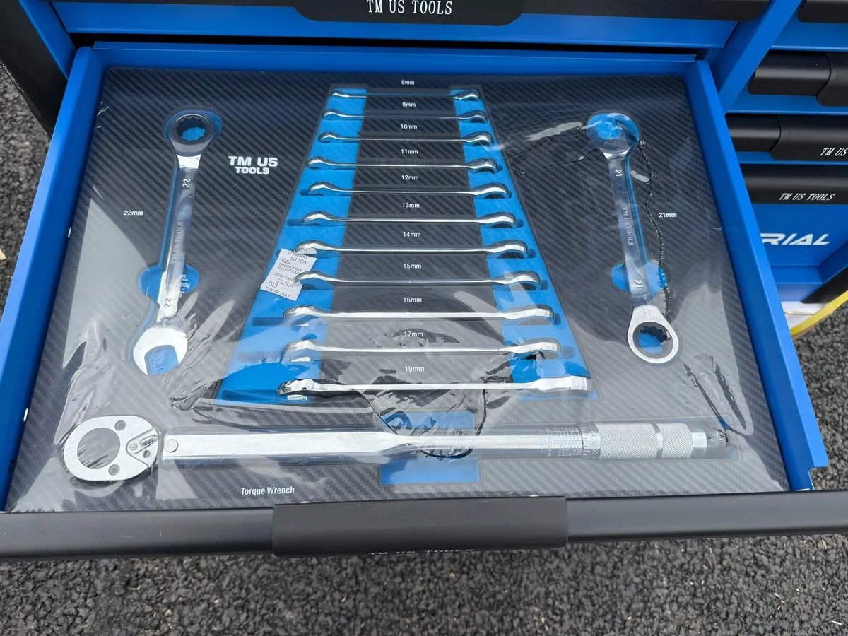 BRAND NEW 12 DRAWER TOOL CHEST FULL OF TOOLS - Image 4