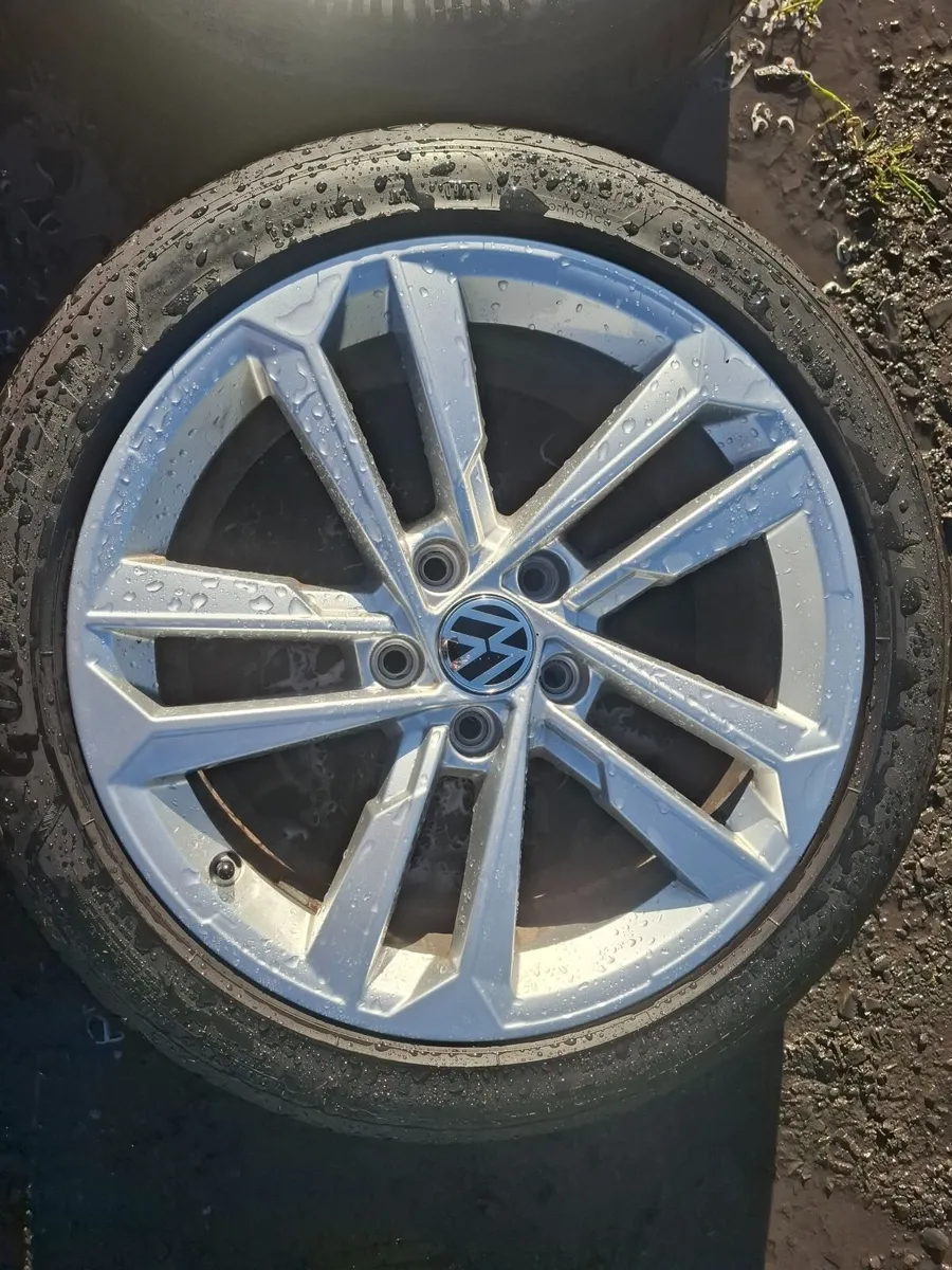 17" Vw Alloys with tyres - Image 4