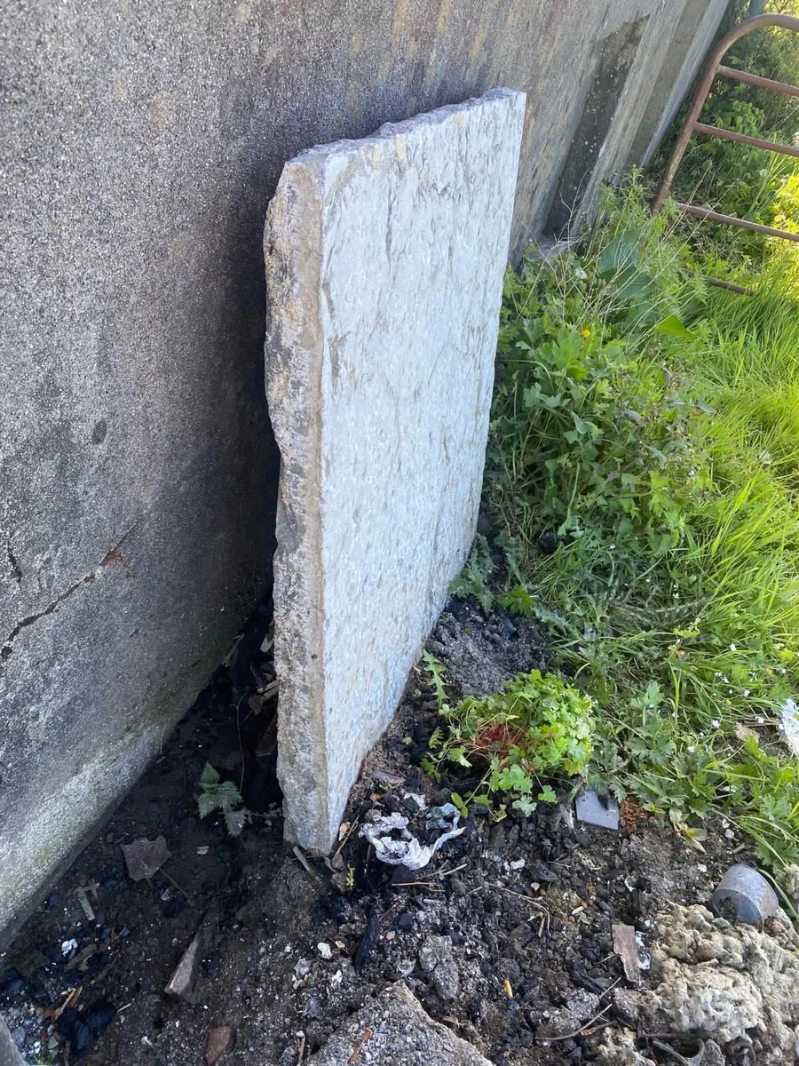 Stone flag - Image 2