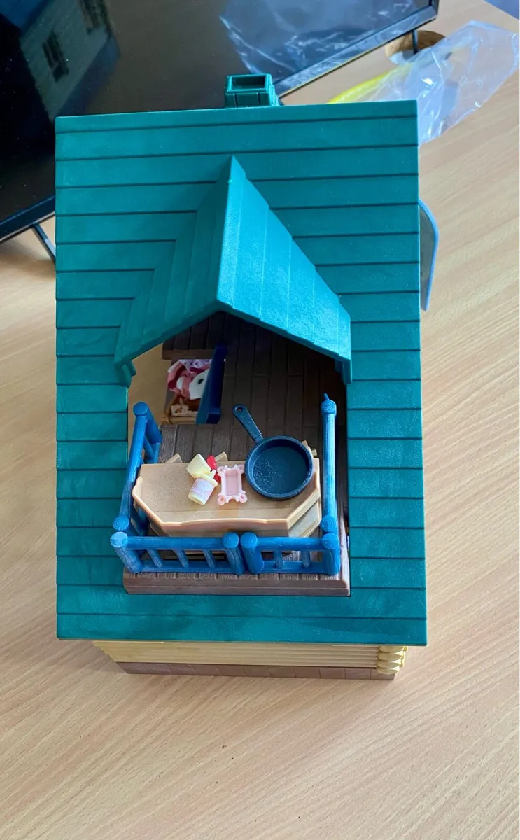Sylvanian families cabin gift set - Image 3