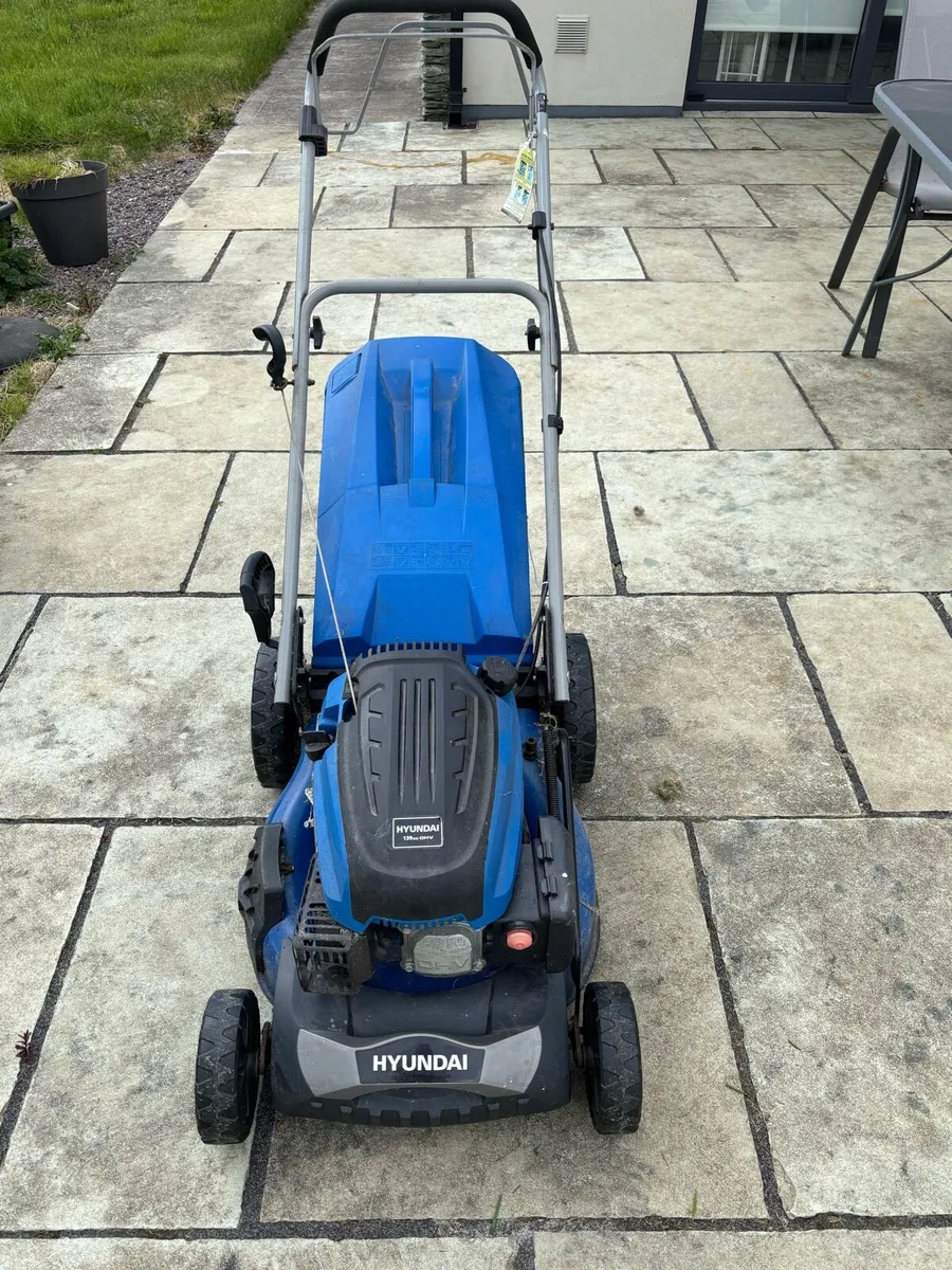 Hyundai lawnmower - Image 1