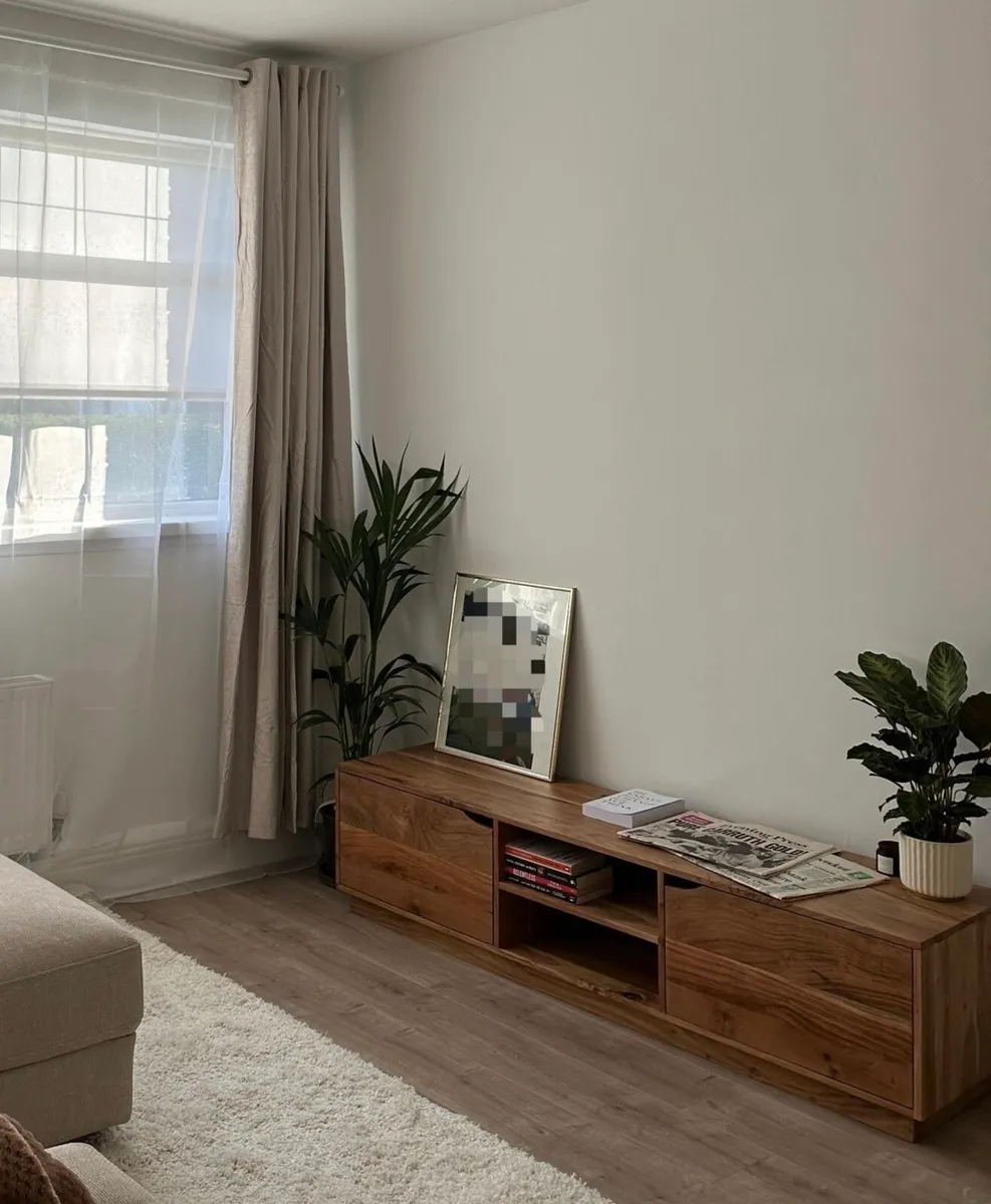 TV unit with shelves - Image 3
