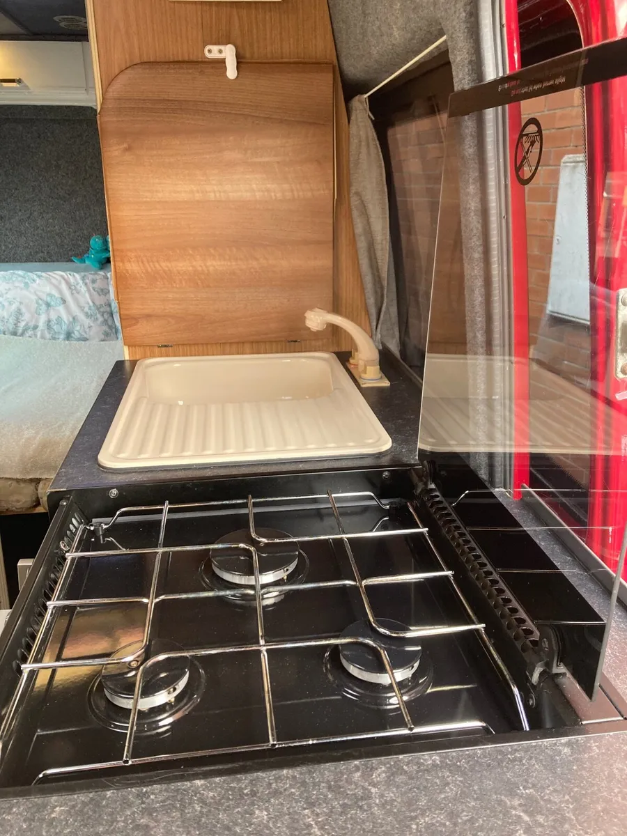 Mercedes Sprinter Motorhome/Campervan - Image 4