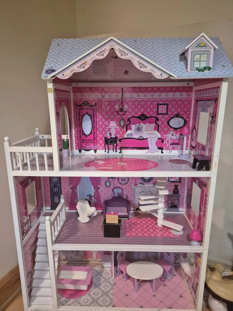 Doll house