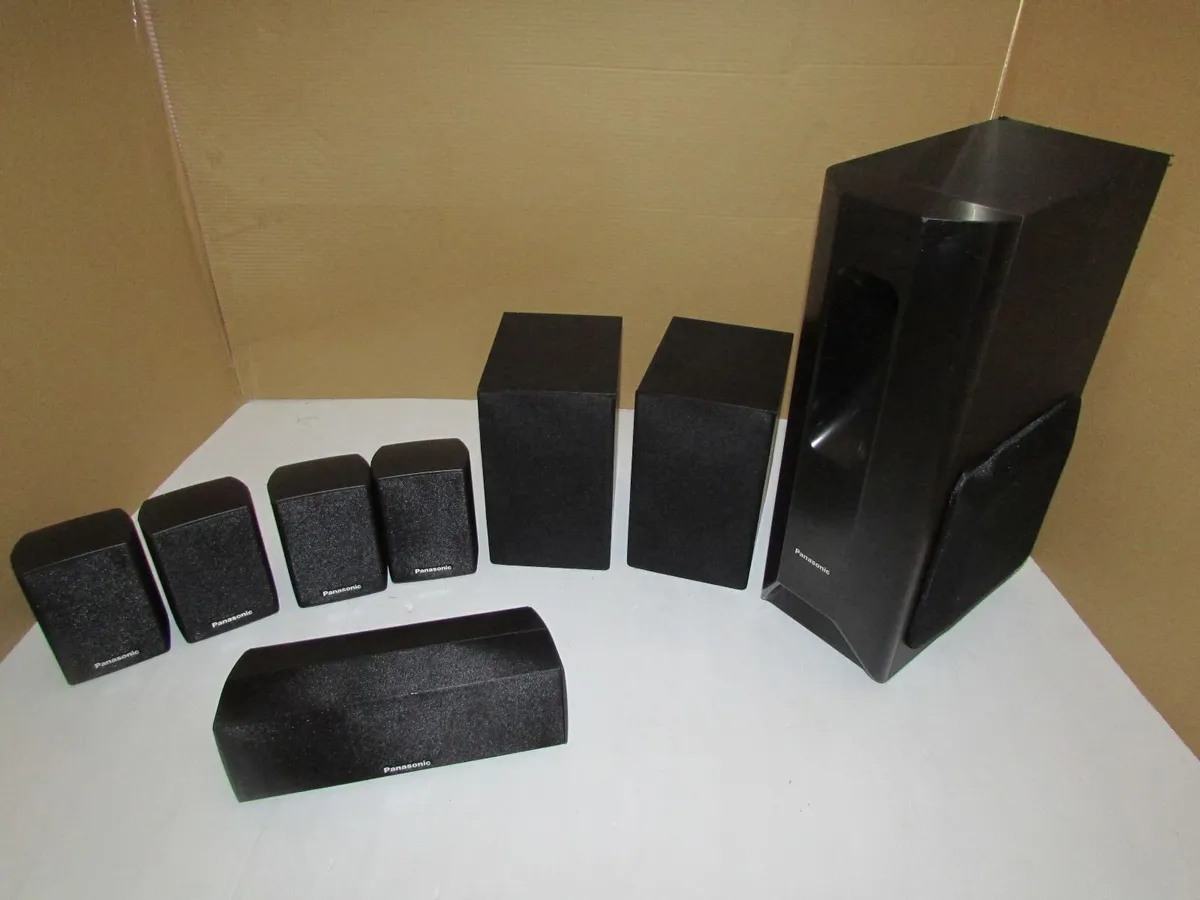 Panasonic speakers with sub - Image 1