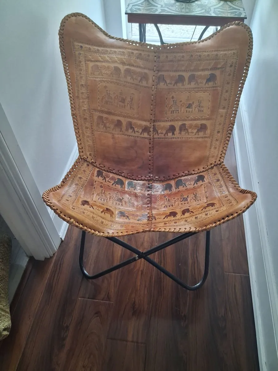 Butterfly chair with cushions - Image 1
