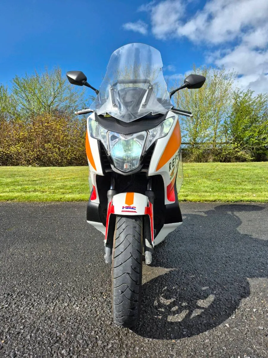 Honda NC700D Motorcycle - Image 2