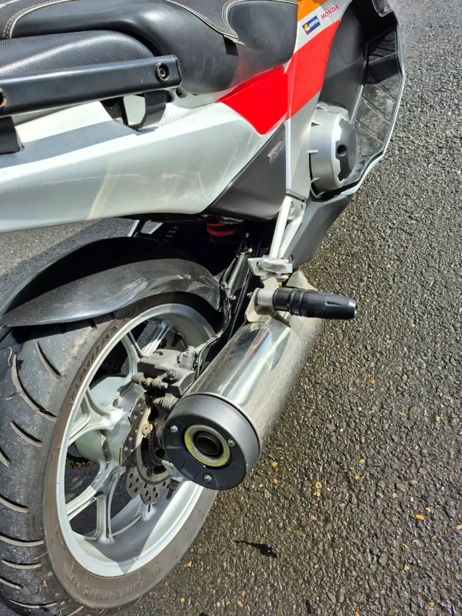 Honda NC700D Motorcycle - Image 4