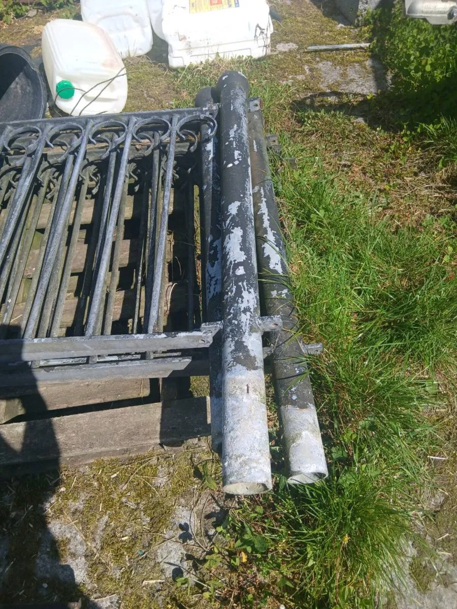 Wall railing - Image 2