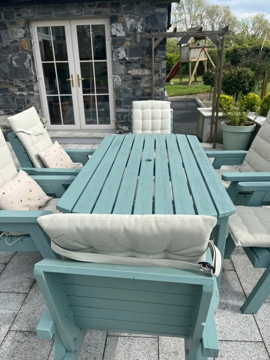Garden furniture - Image 1