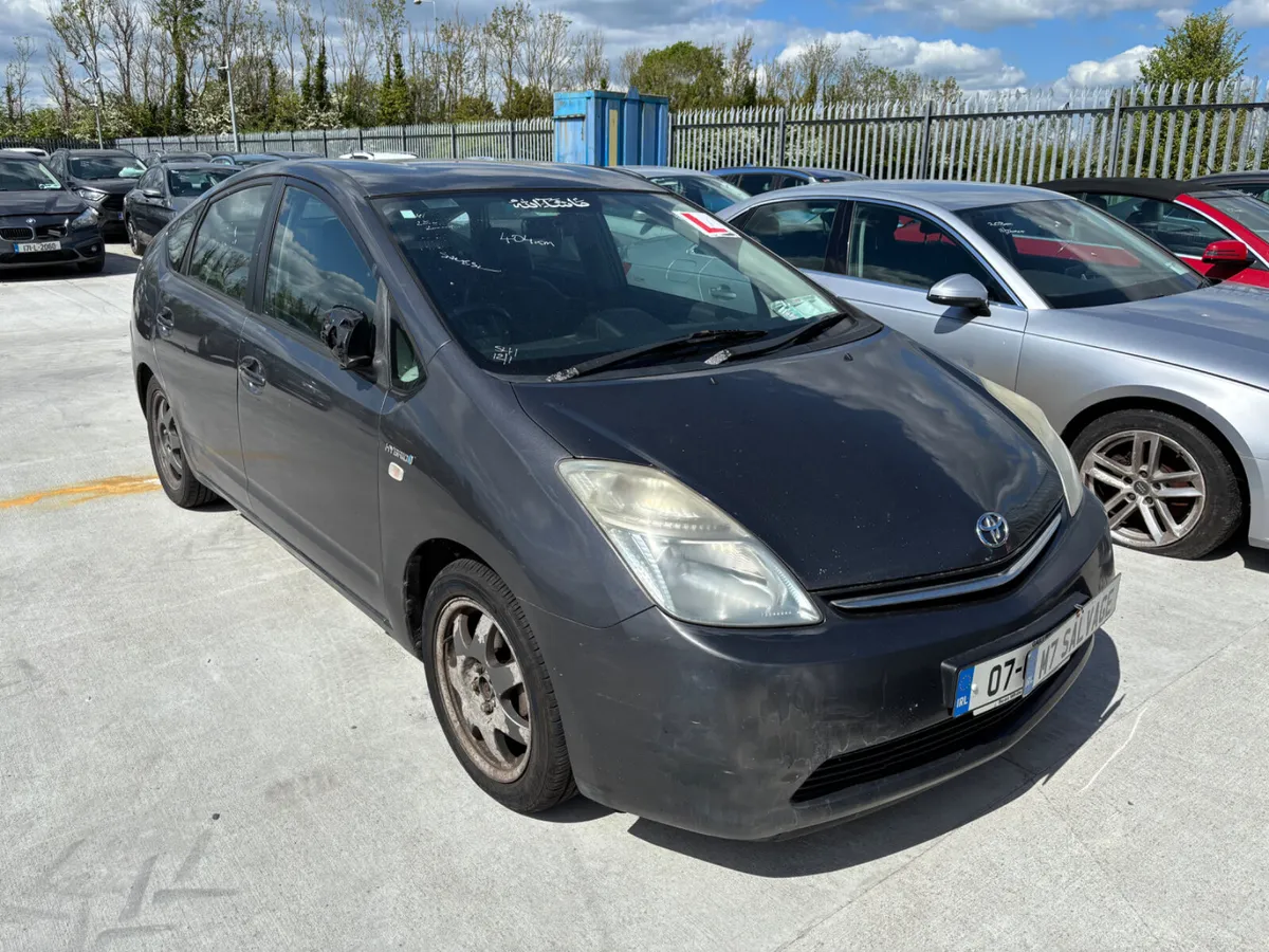 07 Prius Light scratches Drive home - Image 2