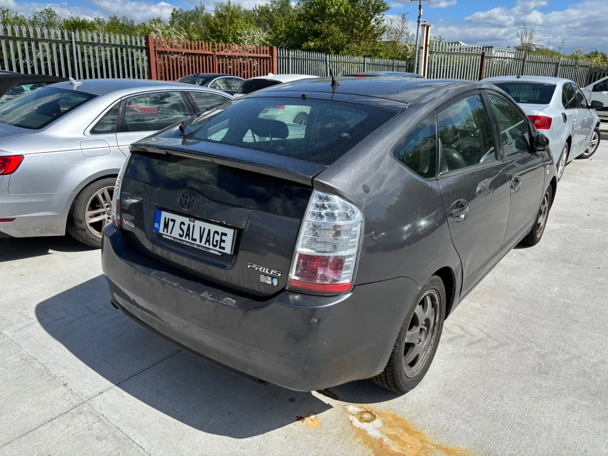 07 Prius Light scratches Drive home - Image 3