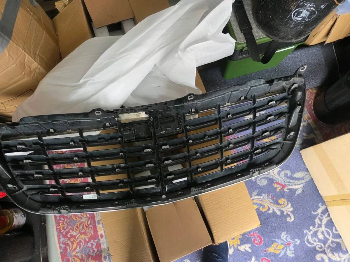 Mercedes SClass 2014 to 2017 grille - Image 3