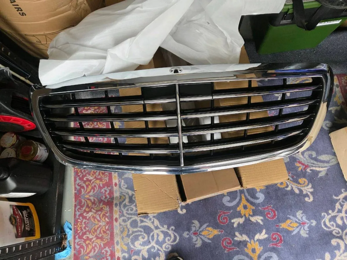 Mercedes SClass 2014 to 2017 grille - Image 1