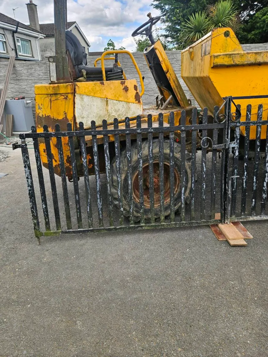 GATES - Image 2