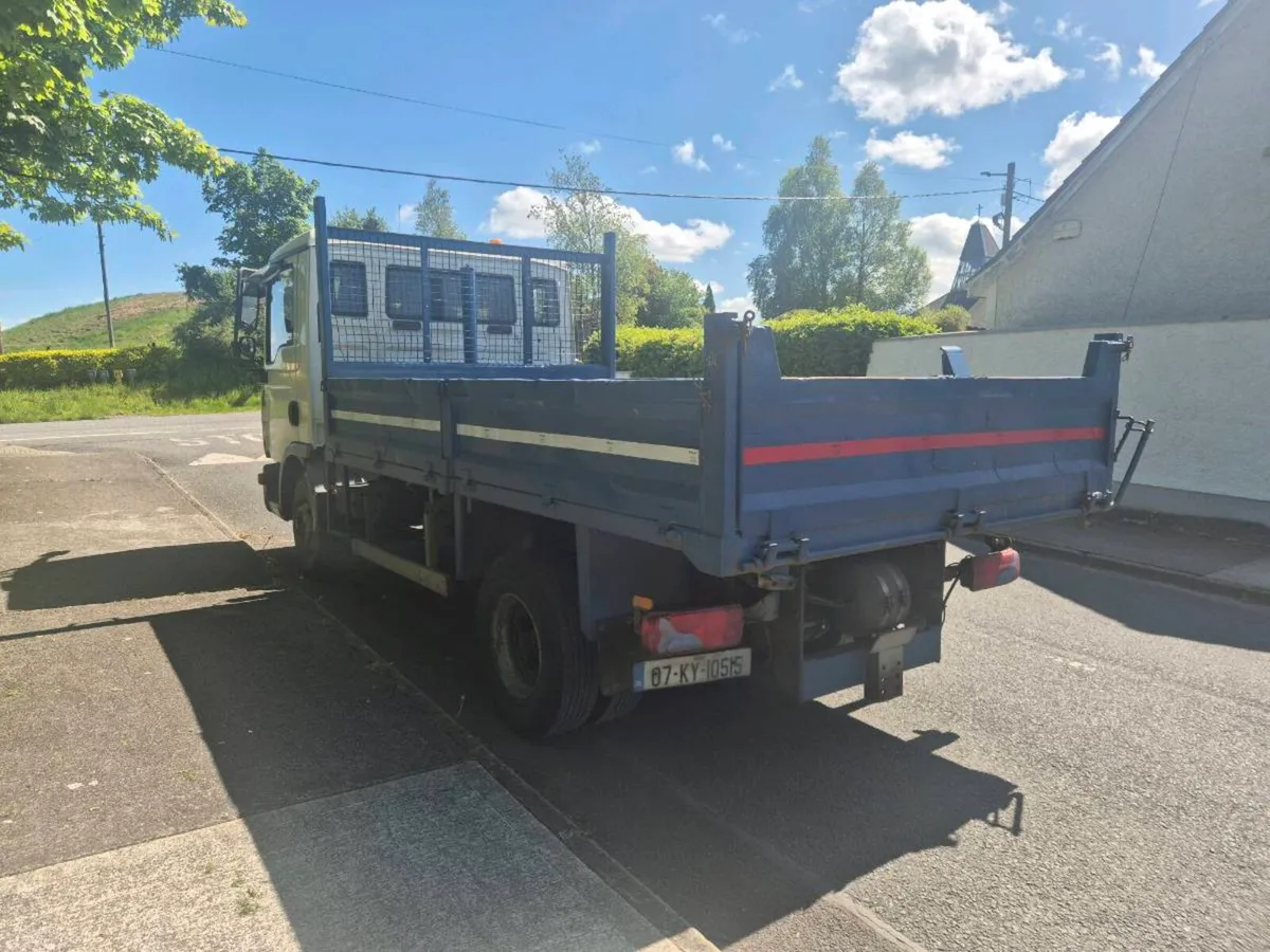 MAN 7.5 ton tipper in test - Image 3