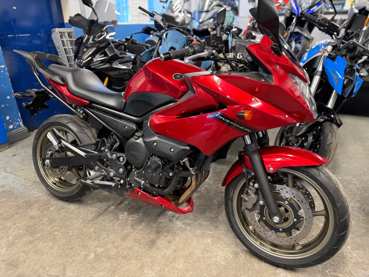 2010 Yamaha XJ6 - Image 2